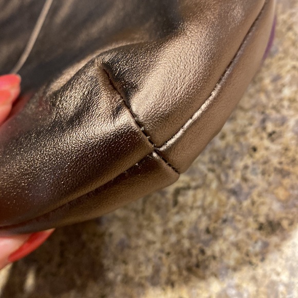 Coach Crossbody Leather Small Bag The Color is Possibly a Bronze or a Gold Color - Picture 11 of 17